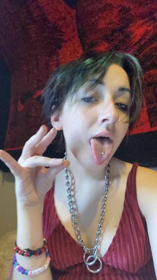 Hi guys💋✦️🖐✦💋. My name is lucy   ,I live alone in my home, an appointment time in a low rate including 💋 💦. 👅Dgoggy Style/👅69 - Image 2